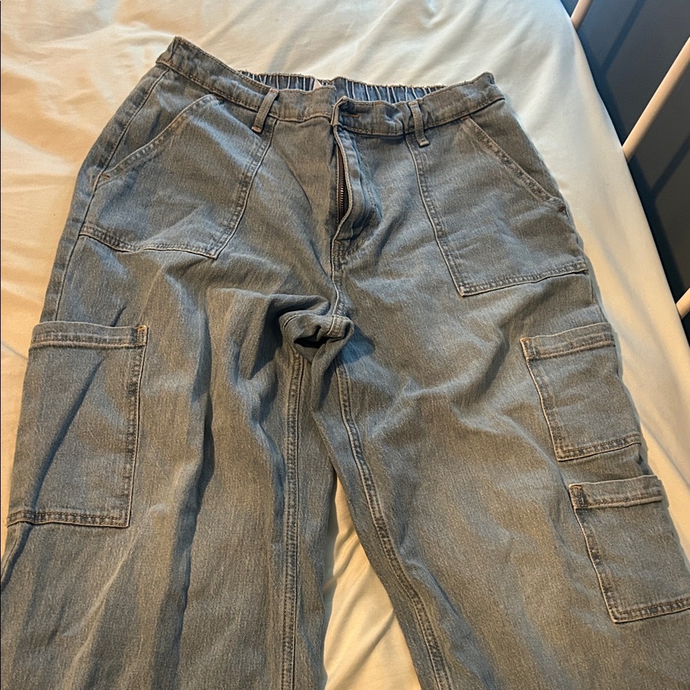 No Boundaries Women's Blue Light Wash Cargo Jeans